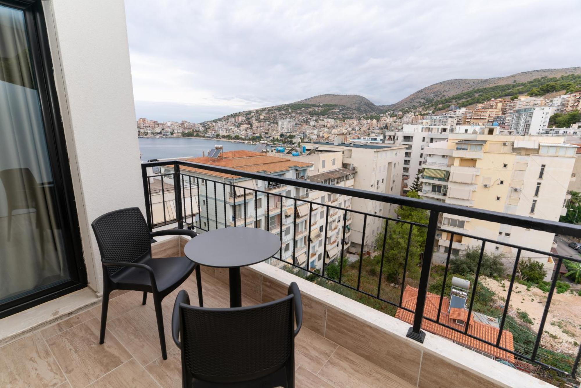 Blissful Apartments Sarandë Exterior foto